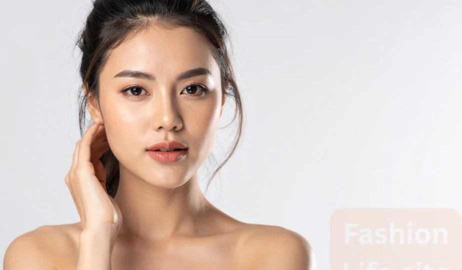 Laura Geller Makeup for Mature Skin That Wants a Natural Glow