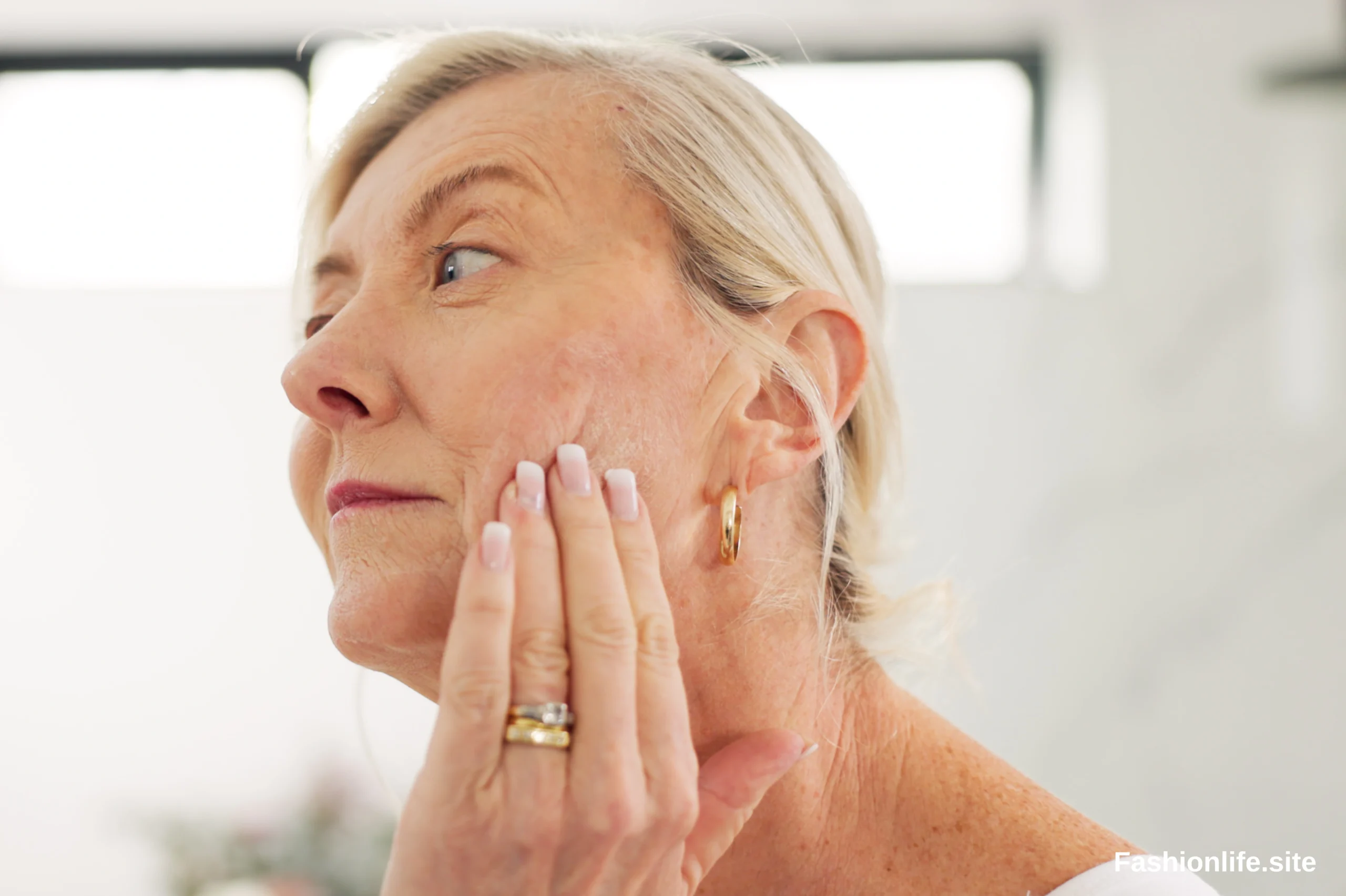 Best Bronzer for Mature Skin: Glow Without Settling Into Fine Lines