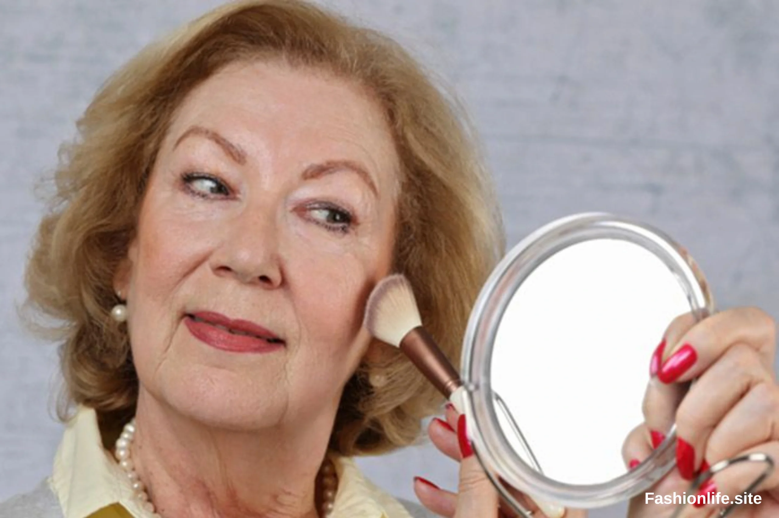 What to Look for in the Best Bronzer for Mature Skin?